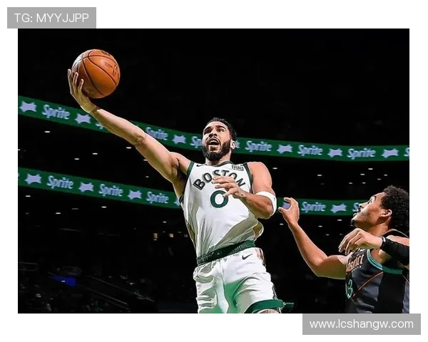 查克弗拉格远投觉醒三分新高以阅读防守掌控比赛节奏提升进攻影响力